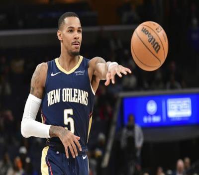 势令人侧目 势令人侧目