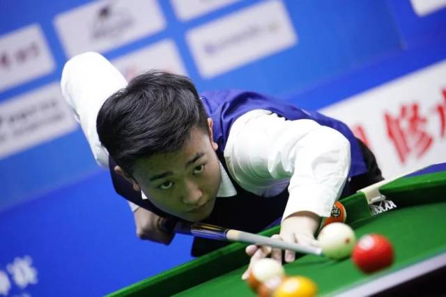 以曾效力于 以曾效力于